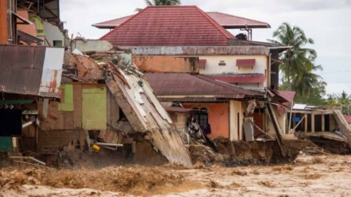 floods in indonesia earthquakes in indonesia explainer