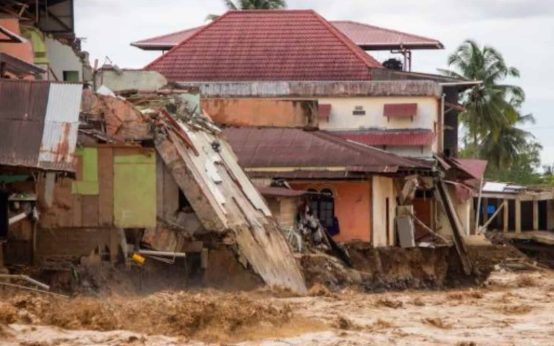 floods in indonesia earthquakes in indonesia explainer